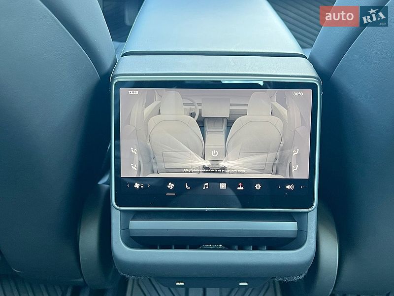 Седан Tesla Model 3 2024 в Стрые