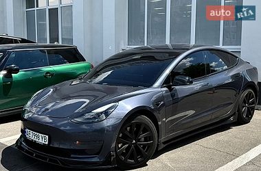Седан Tesla Model 3 2021 в Кам'янському