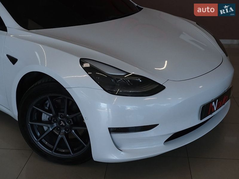 Седан Tesla Model 3 2021 в Одессе