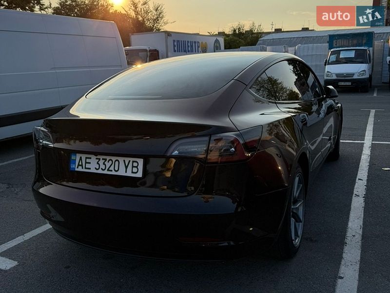 Седан Tesla Model 3 2022 в Дніпрі
