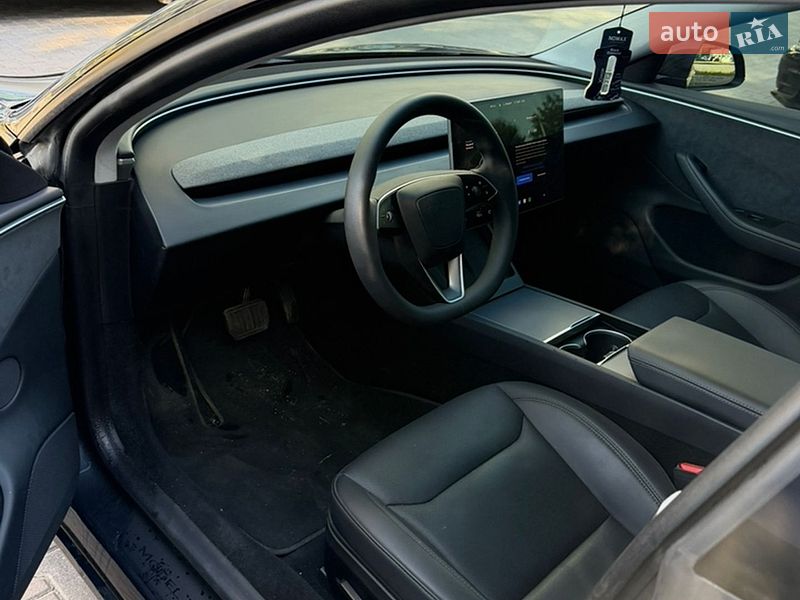 Седан Tesla Model 3 2024 в Хмельницком