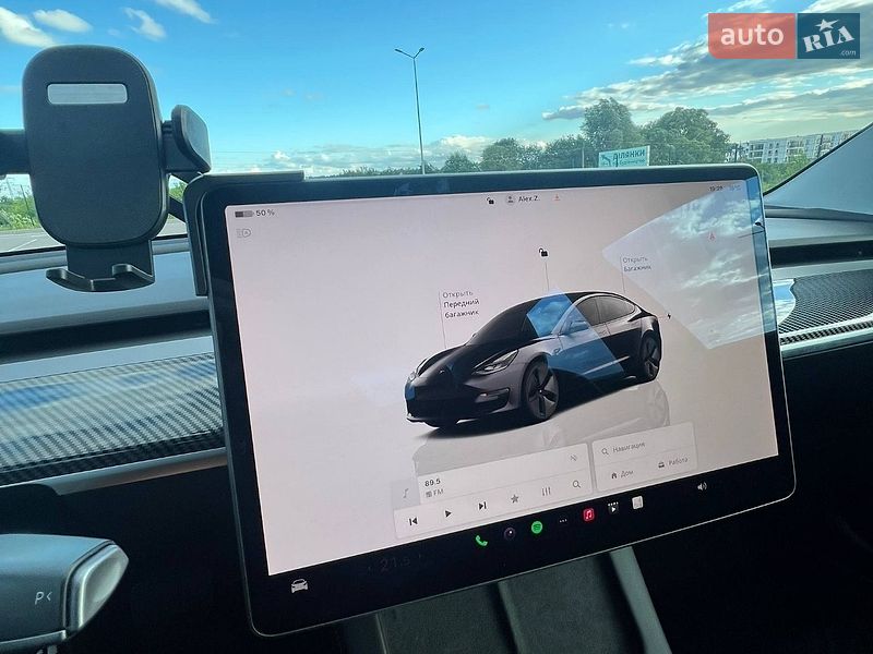 Седан Tesla Model 3 2022 в Ровно