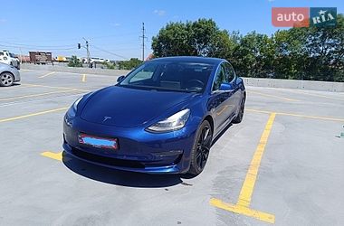 Седан Tesla Model 3 2019 в Тернополе