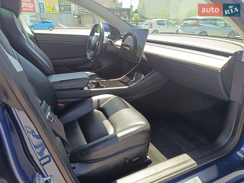 Седан Tesla Model 3 2019 в Тернополі
