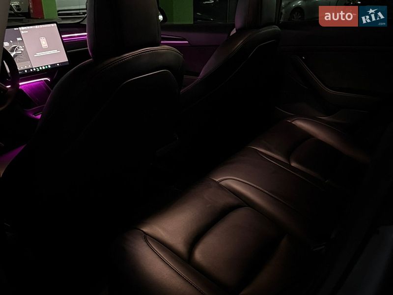 Седан Tesla Model 3 2022 в Киеве
