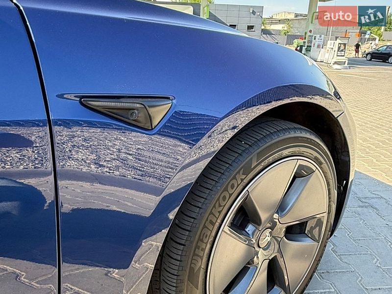 Седан Tesla Model 3 2023 в Одессе