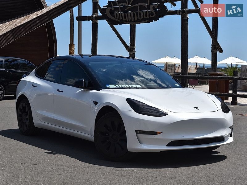 Tesla Model 3 2020