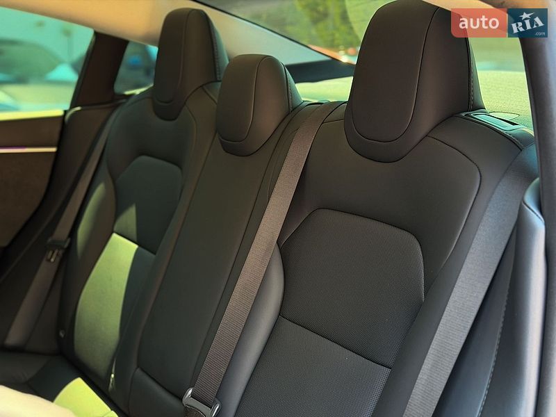 Седан Tesla Model 3 2024 в Киеве