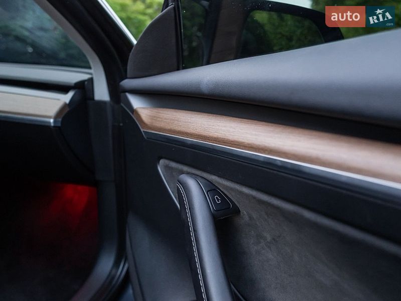 Седан Tesla Model 3 2023 в Львове фото 28 Седан Tesla Model 3 2023 в Львове