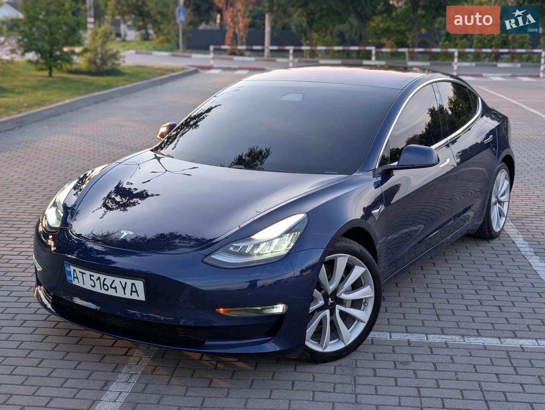 2018 Tesla Model 3 - фото 1