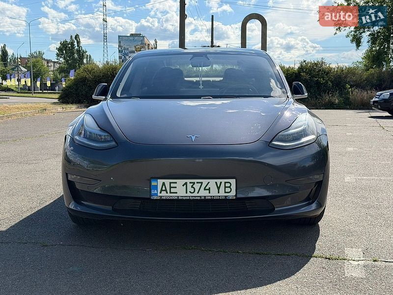 Седан Tesla Model 3 2018 в Кривому Розі