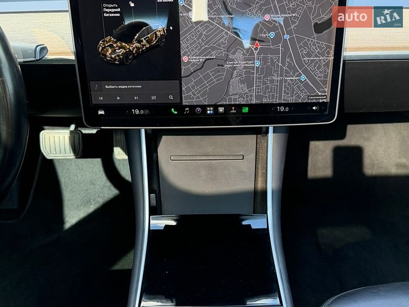 Седан Tesla Model 3 2018 в Кривому Розі