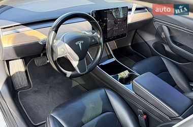 Седан Tesla Model 3 2018 в Кривому Розі