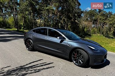 Седан Tesla Model 3 2019 в Луцке