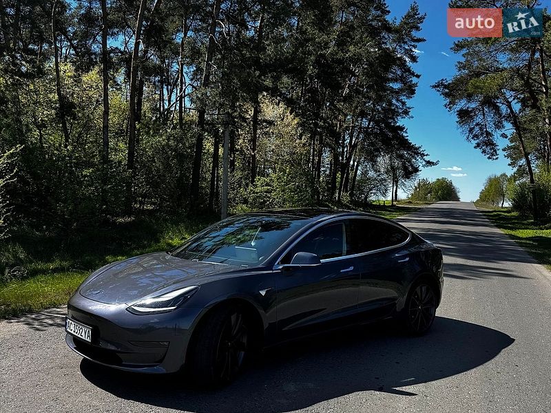 Седан Tesla Model 3 2019 в Луцке