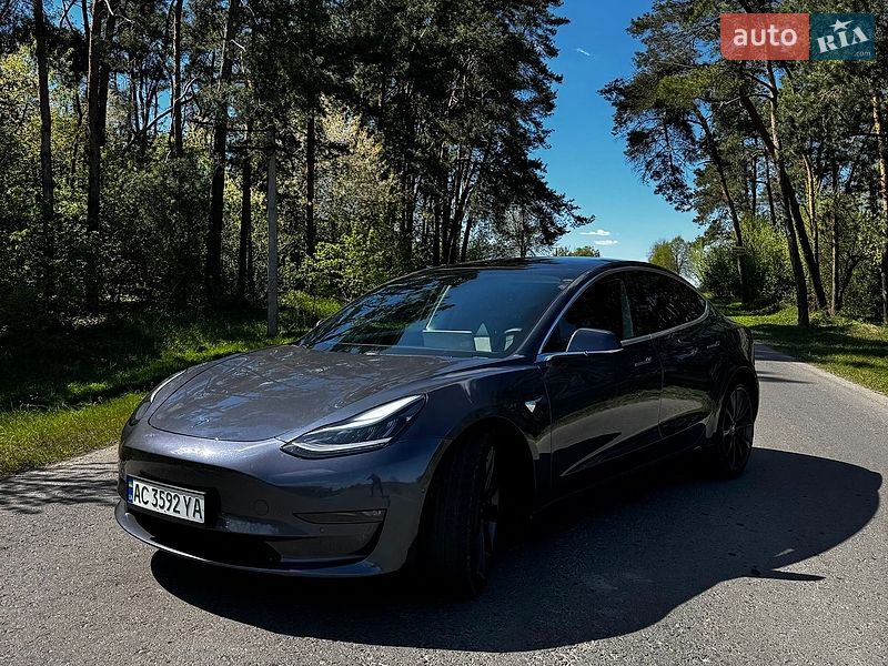 Седан Tesla Model 3 2019 в Луцке