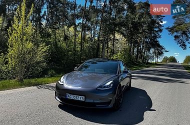 Седан Tesla Model 3 2019 в Луцке