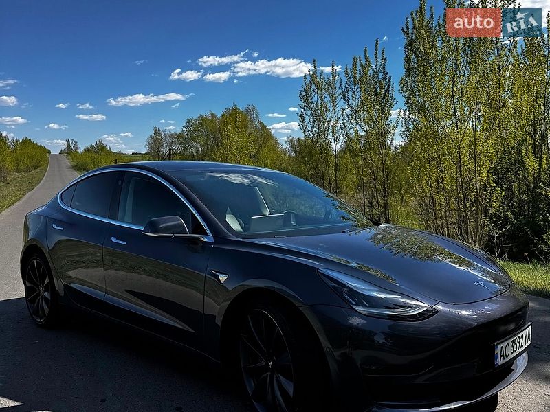 Седан Tesla Model 3 2019 в Луцке