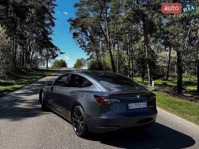 Седан Tesla Model 3 2019 в Луцке