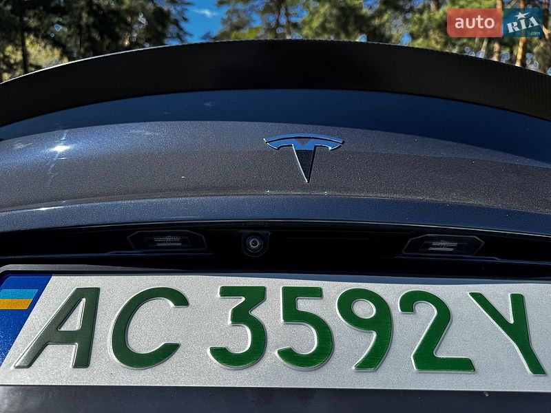 Седан Tesla Model 3 2019 в Луцке