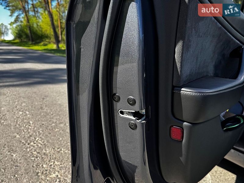 Седан Tesla Model 3 2019 в Луцке