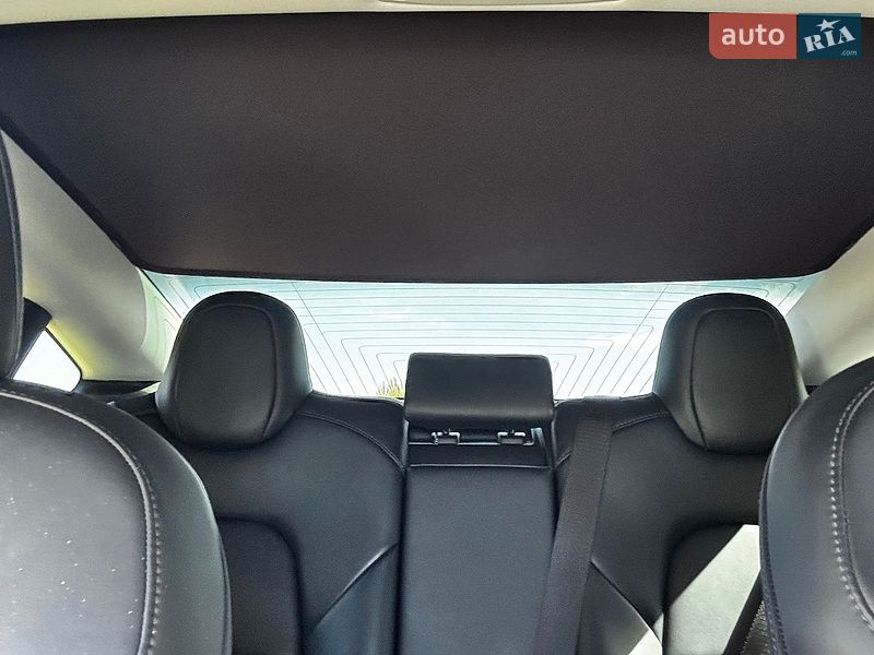Седан Tesla Model 3 2019 в Луцке