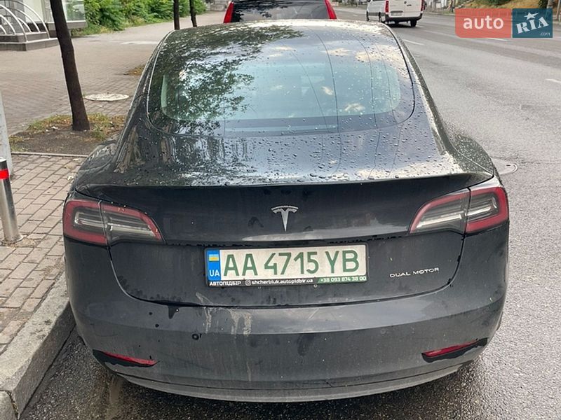 Седан Tesla Model 3 2018 в Києві