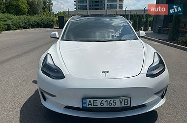 Седан Tesla Model 3 2022 в Днепре