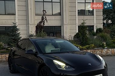 Седан Tesla Model 3 2023 в Хусті