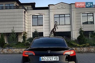 Седан Tesla Model 3 2023 в Хусті