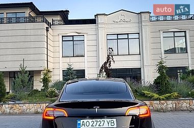 Седан Tesla Model 3 2023 в Хусті