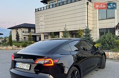 Седан Tesla Model 3 2023 в Хусті