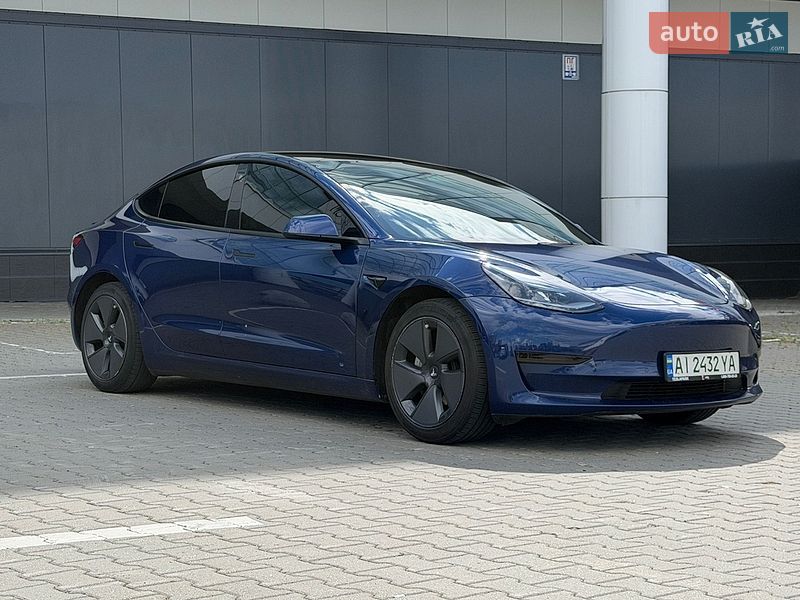Седан Tesla Model 3 2021 в Киеве