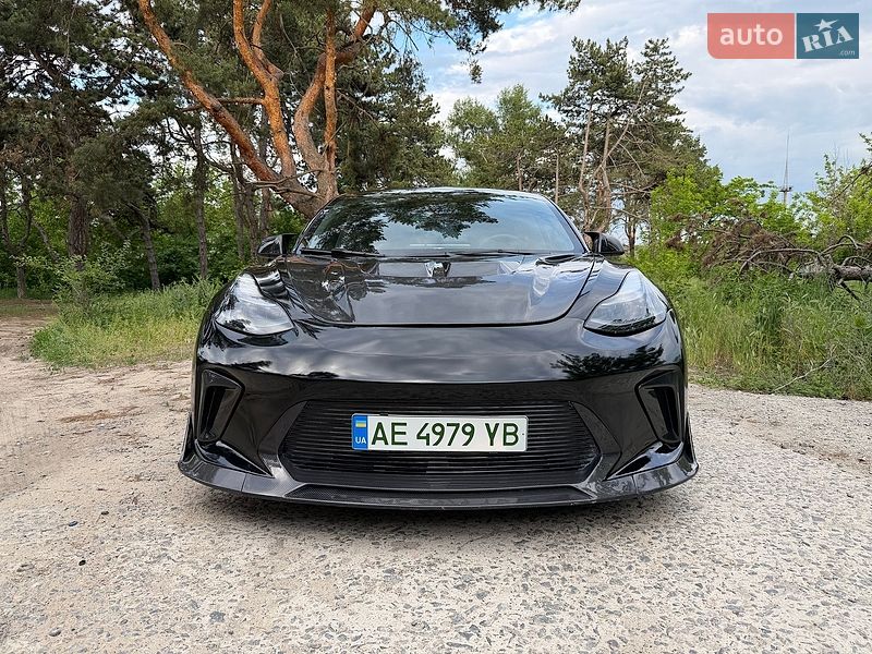 Седан Tesla Model 3 2023 в Дніпрі