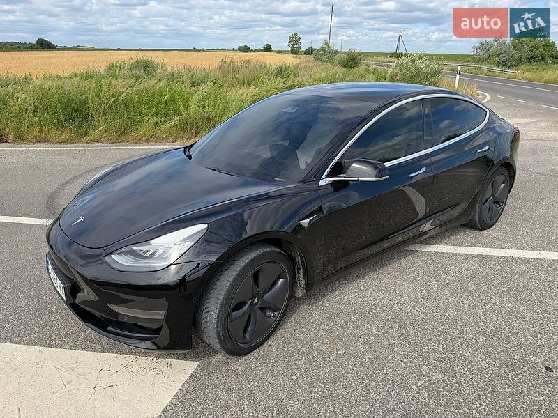 Седан Tesla Model 3 2020 в Городке