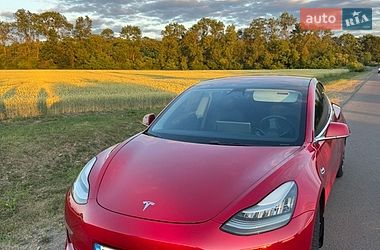 Седан Tesla Model 3 2018 в Львове