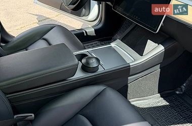 Седан Tesla Model 3 2023 в Одессе