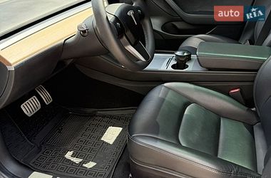 Седан Tesla Model 3 2023 в Одессе