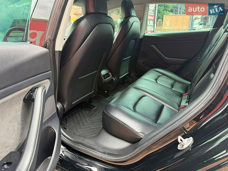 Седан Tesla Model 3 2019 в Кривом Роге