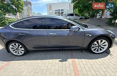 Седан Tesla Model 3 2018 в Киеве