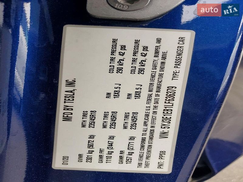 Седан Tesla Model 3 2020 в Львове