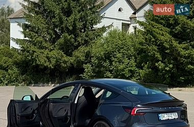 Седан Tesla Model 3 2024 в Ровно