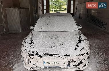 Седан Tesla Model 3 2024 в Ровно