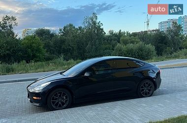Седан Tesla Model 3 2019 в Львове