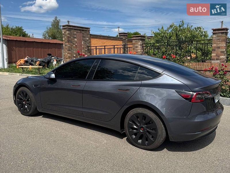 Седан Tesla Model 3 2023 в Полтаві