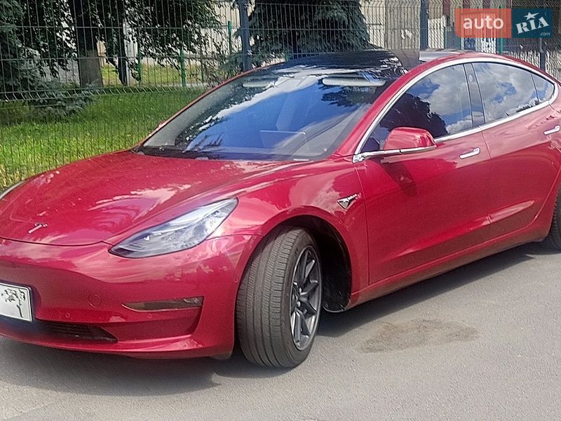 Седан Tesla Model 3 2018 в Вінниці