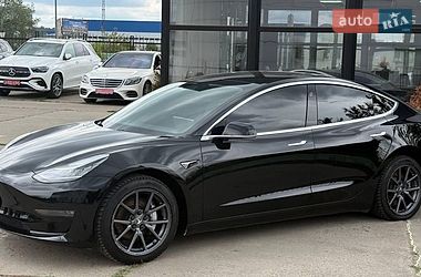 Седан Tesla Model 3 2019 в Киеве