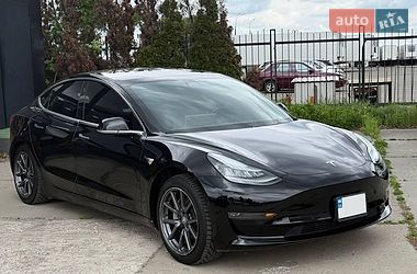 Седан Tesla Model 3 2019 в Киеве