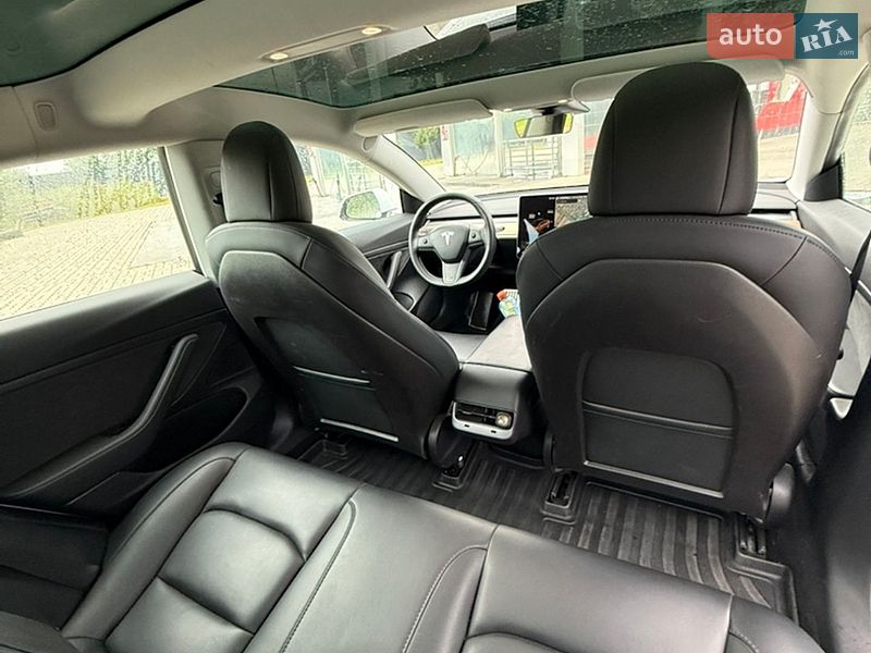 Седан Tesla Model 3 2019 в Стрые