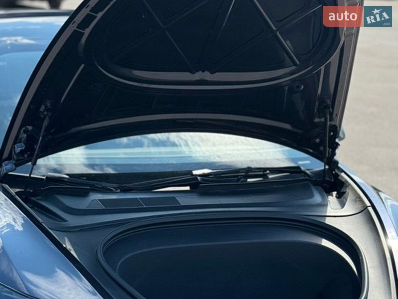 Седан Tesla Model 3 2024 в Ровно